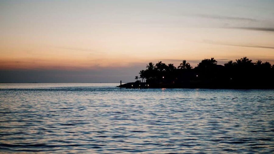 Key West: Catamaran Champagne Sunset Sail - Meeting Point Tip: Arrive Early at Lazy Way Lane