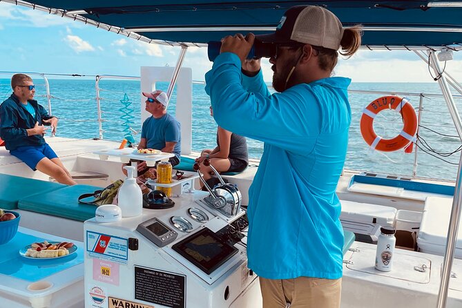 Key West Dolphin Watch and Sunset Sail on Catamaran - Snacks and water: small details that improve the whole trip