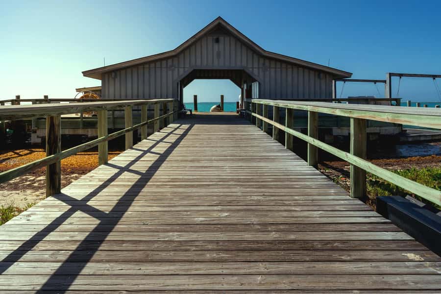 Key West: Ghosts of Key West Walking Tour - Ghosts and Streetlight Strolls: What the Tour Feels Like