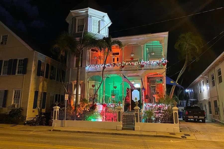Key West: Ghosts of Key West Walking Tour - Casa Antigua, Curry Mansion Inn, and The Oldest House: Mansion Legends in Sequence