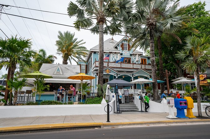 Key West Haunted Pub Crawl Walking Tour - Stop 4: Dean-Lopez Funeral Home’s Quiet Halls