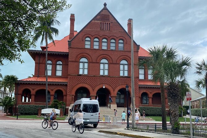 Key West Historic Private Food Tour with 5 Authentic Tastings - A food tour that uses the sea as the backdrop