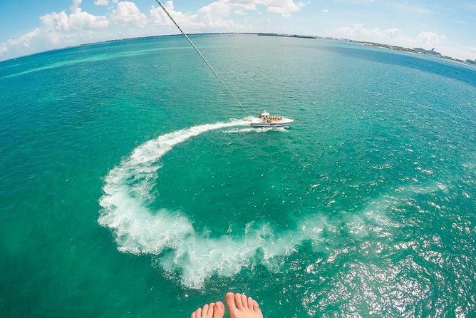 Key West Parasailing Adventure above Emerald Blue Waters - Your 50-Minute Window at the Opal Key Marina Pier