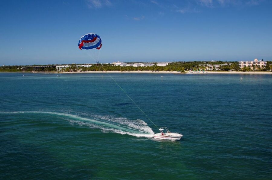 Key West Parasailing at Smathers Beach - Price and time: is $84 for an hour good value