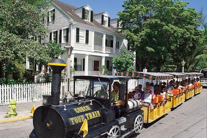 Key West Shore Excursion: Conch Tour Train - Two free walking tours: how to use the bonus without getting burned