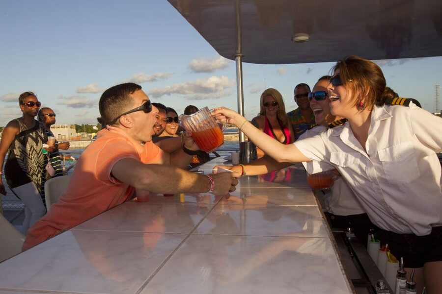 Key West: Sunset Dinner Cruise with Open Bar & Live Music - Who This Sunset Dinner Cruise Fits Best