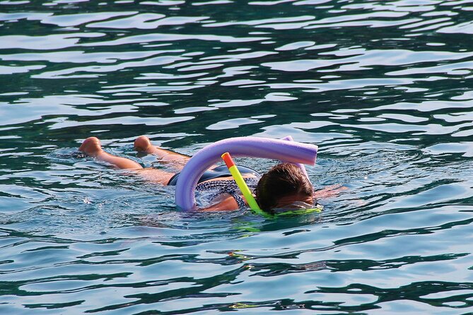 Marathon Key: 3-hour Snorkeling adventure on a Pontoon at Sombrero Reef - Crew care and safety: what to expect when seas get rough