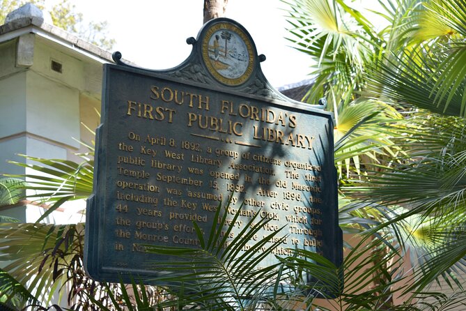 Old Town Key West Literary Walking Tour - Price and group size: what $30 buys you (and what it doesn’t)
